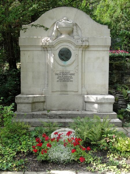 ملف:Jena Nordfriedhof Abbe.jpg