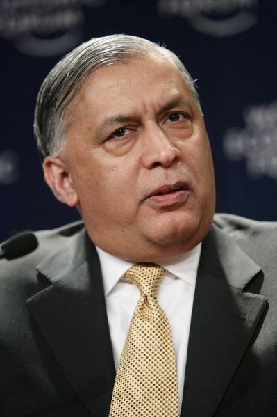 ملف:Shaukat Aziz.jpg