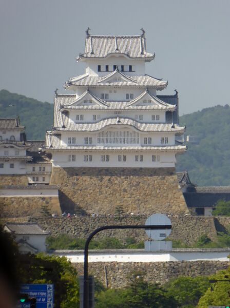 ملف:Shirasagi Castle.JPG