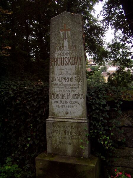 ملف:Turnov, grave, Jan Prousek.jpg