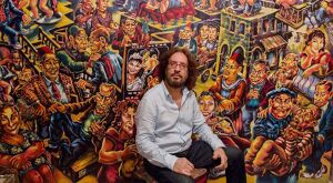 صلاح عناني مع إحدى أعماله