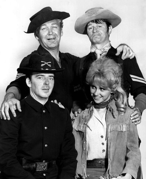 ملف:F Troop cast 1965.JPG