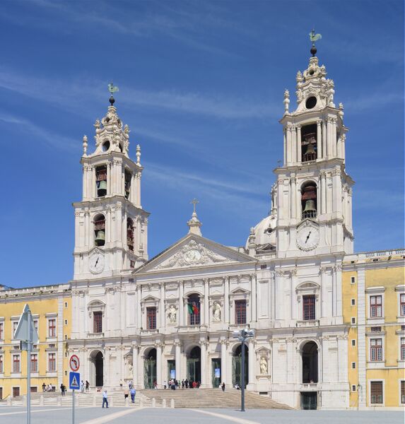 ملف:Mafra May 2013-1.jpg
