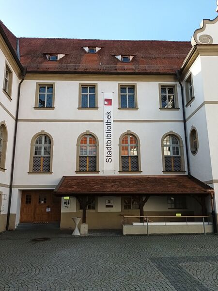 ملف:Stadtbibliothek Füssen.jpg