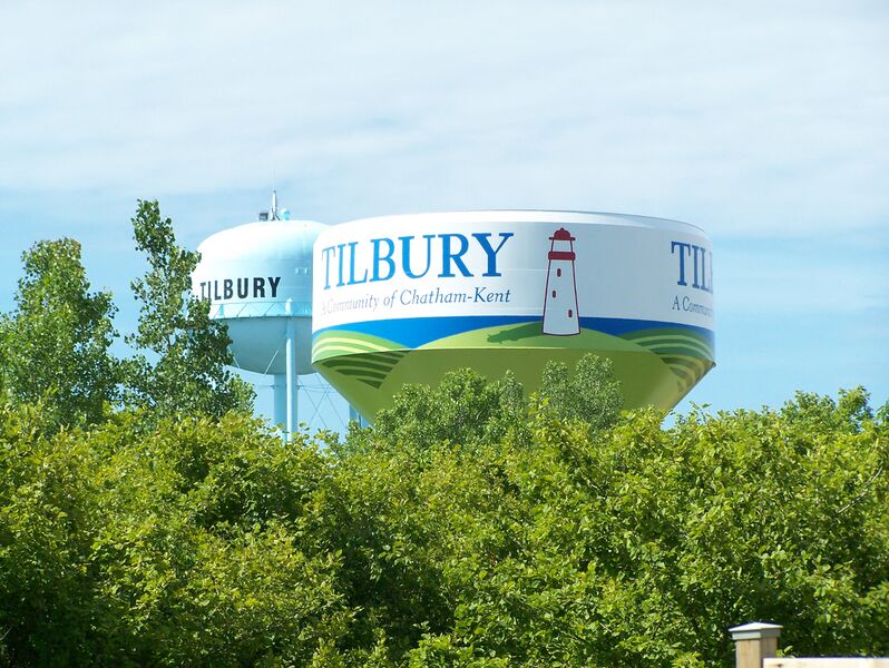ملف:Tilbury, Ontario Watertower.JPG
