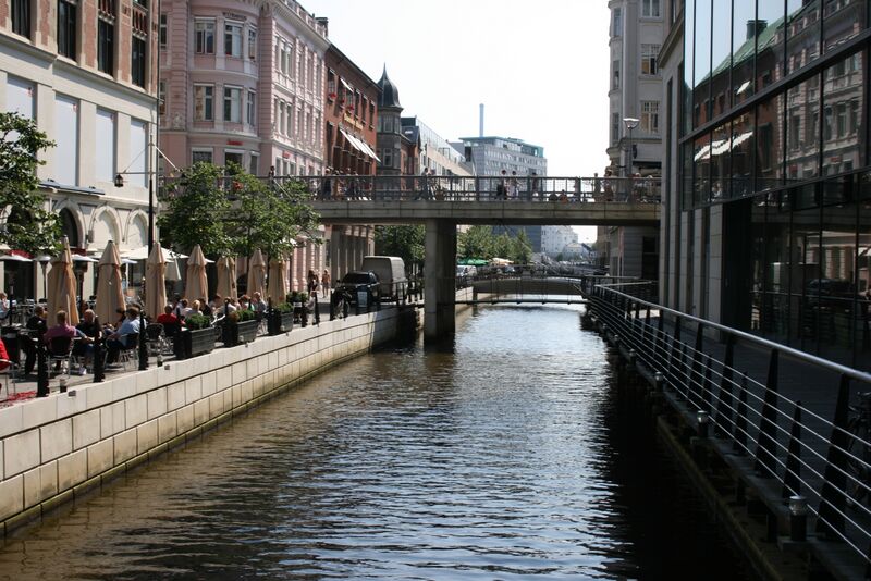 ملف:Århus-Å-Fiskergade.jpg
