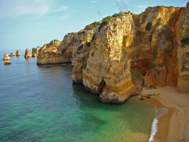 ملف:Dona Ana beach, Lagos.jpg