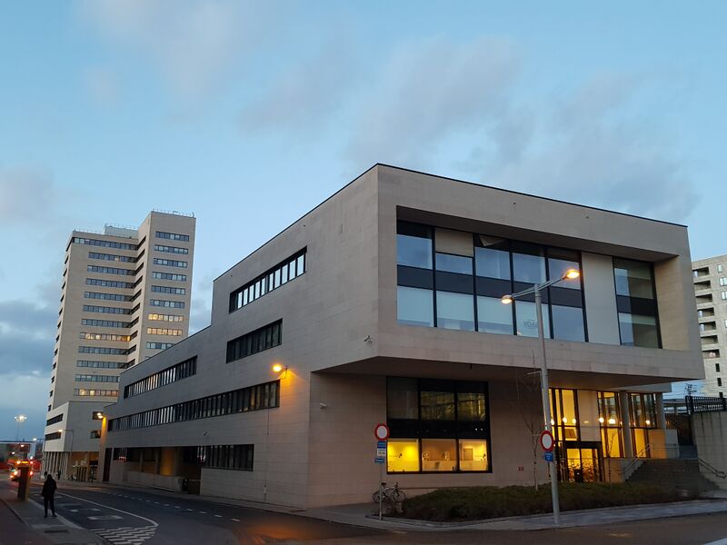 ملف:Leuven-Dirk Boutsgebouw (1).jpg