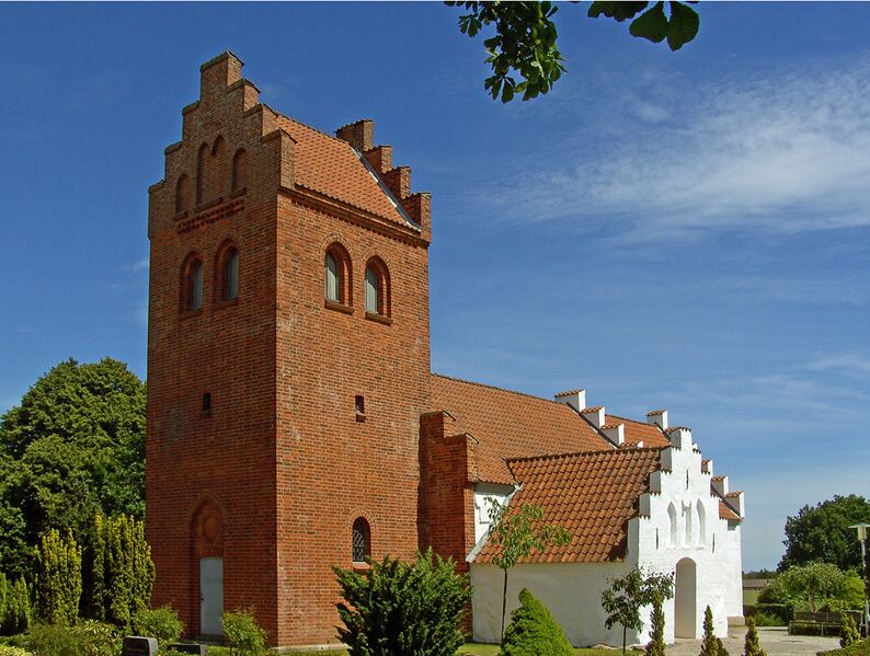 ملف:Ørting kirke (Odder).JPG