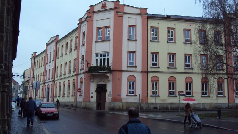 ملف:Obchodní akademie.jpg