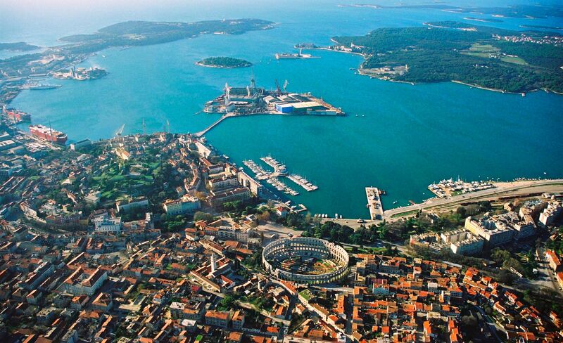 ملف:Pula Aerial View.jpg