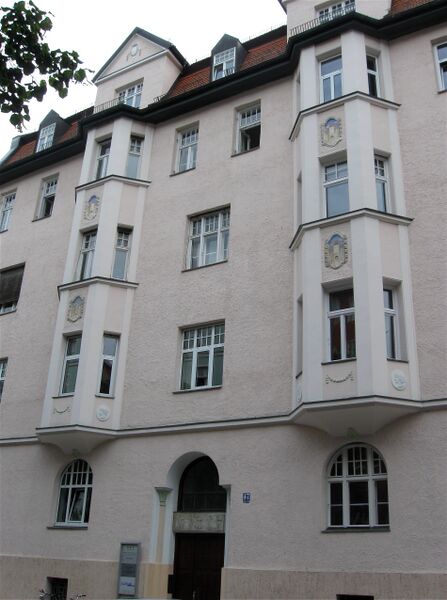 ملف:Agnesstr. 47 Muenchen-1.jpg