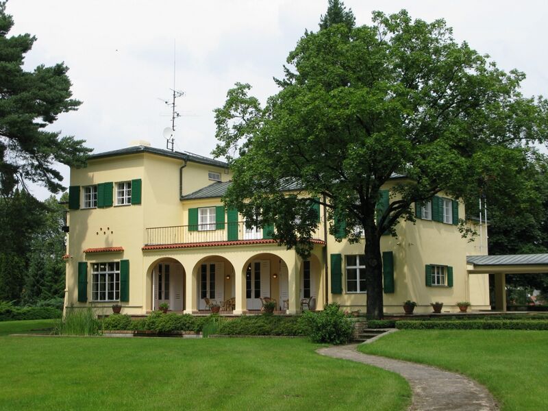 ملف:Benesova vila.jpg