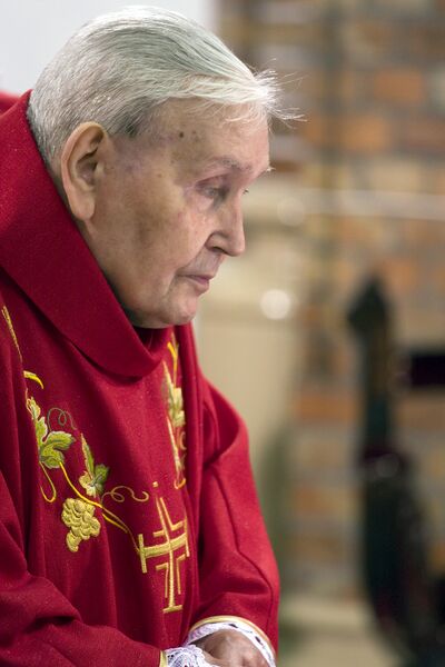 ملف:Biskup Jan Mazur.jpg