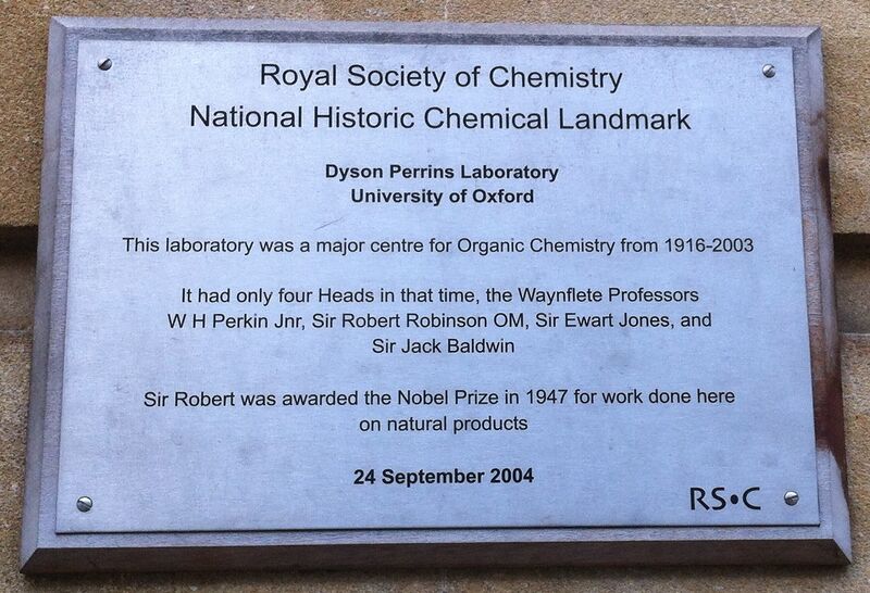 ملف:Dyson-perrins-lab-plaque.jpg
