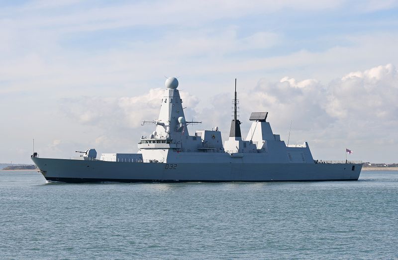 ملف:HMS Daring-1.jpg