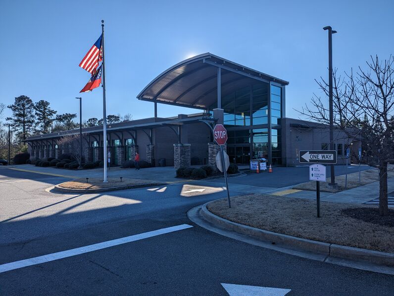 ملف:Post Road Library.jpg