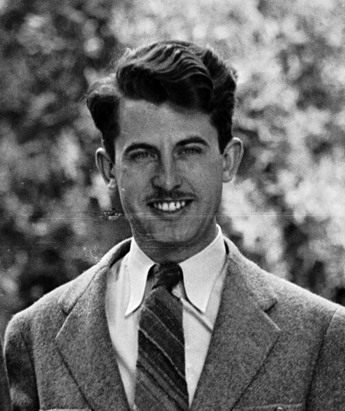 ملف:Irving Krick, 1935.jpg