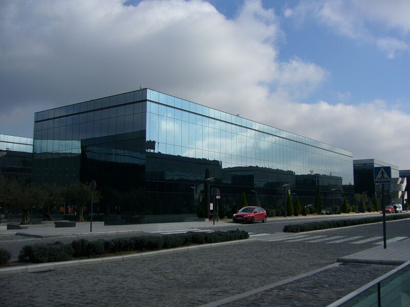 ملف:Edificio La Finca.JPG