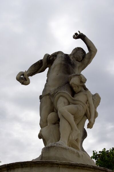 ملف:Paris-Tuileries 03 misere.JPG