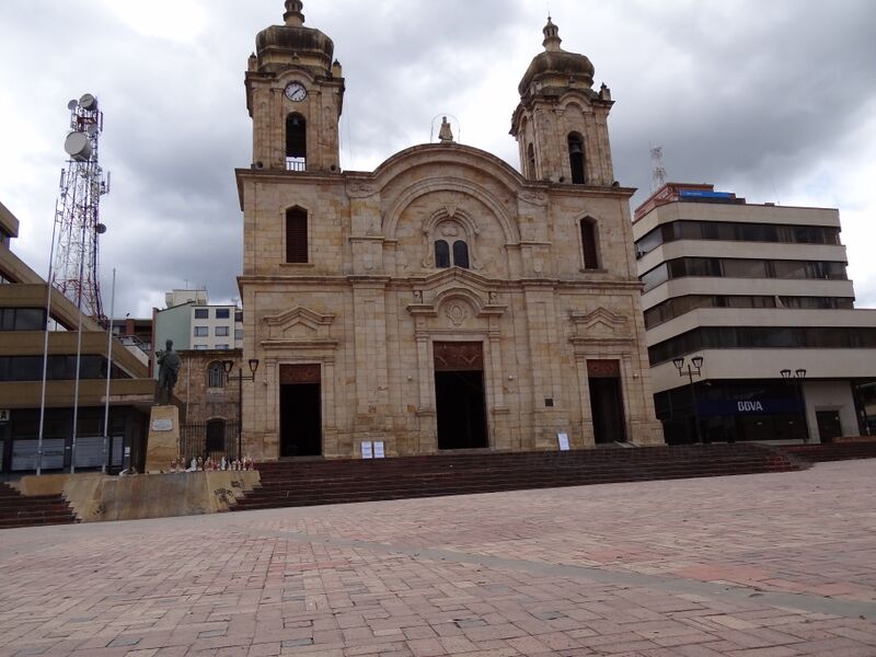 ملف:Catedral Duitama.JPG