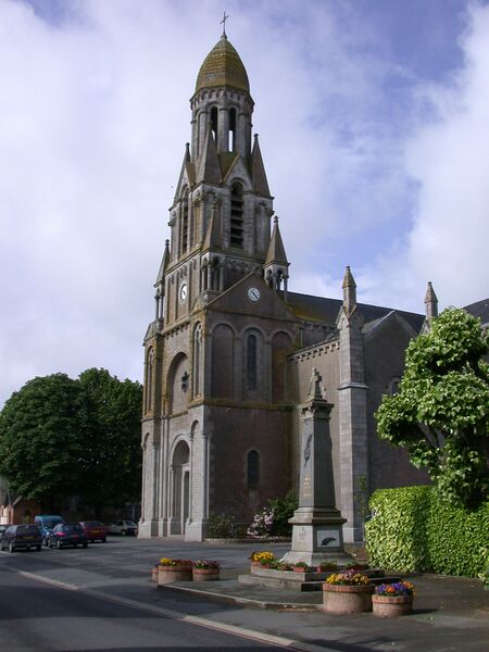 ملف:Eglise de la Tourlandry.jpg