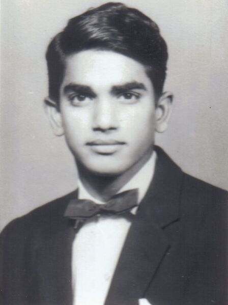 ملف:Venkatesh Kulkarni Writer.JPG