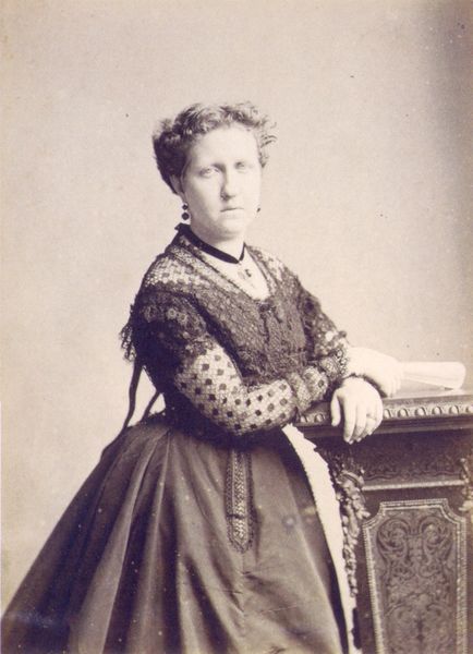 ملف:Isabel princess imperial around 1870.jpg