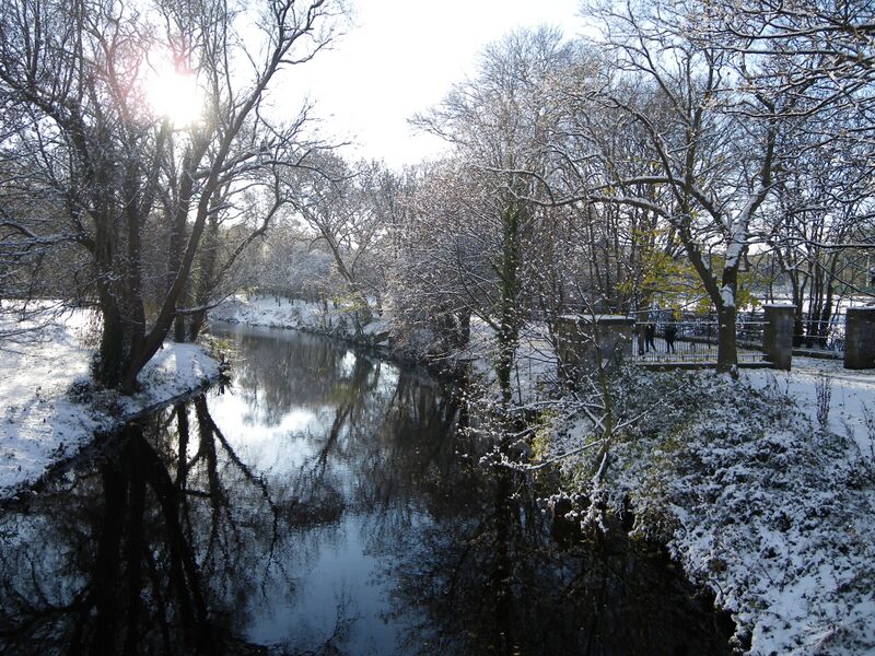 ملف:River Dodder Rathgar snow.JPG