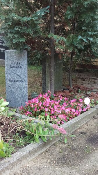 ملف:Samland-Urnengrab-CU8-16-3(1) in Berlin Mitte.jpg