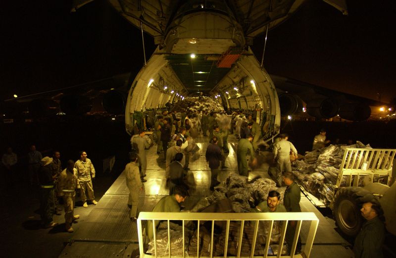 ملف:An-225 open night.jpg