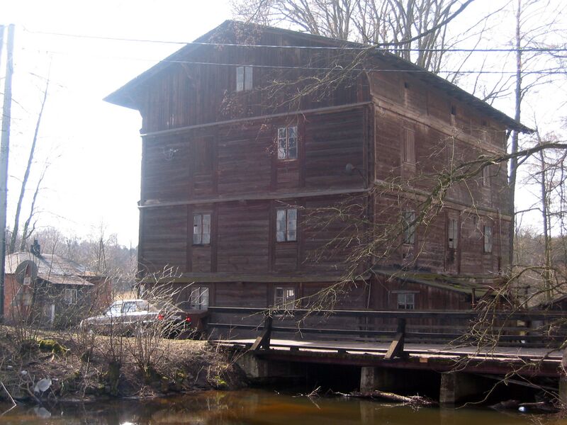 ملف:Talar Watermil side view.JPG