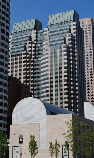 ملف:125 High Boston.jpg