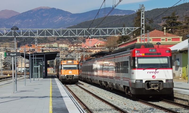 ملف:Estación de Ripoll 2012.jpg