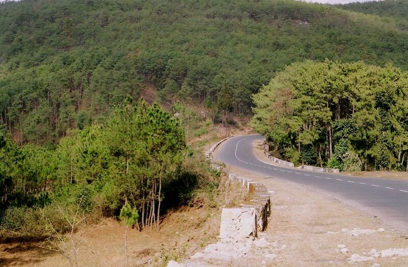 ملف:Shillong-Jowai Road.JPG