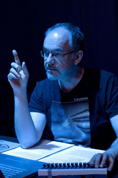 ملف:KarlheinzEssl 2011-photo-by-ReinhardMayr.jpg