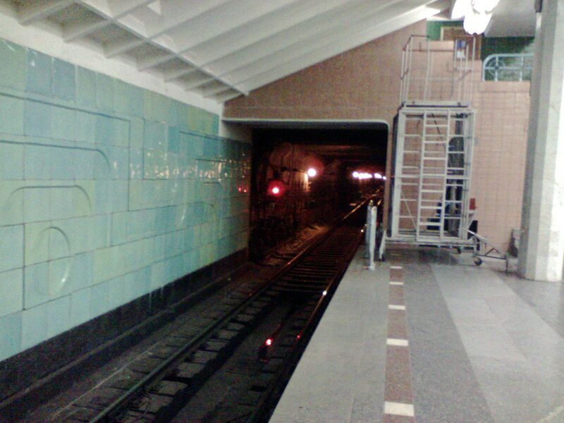 ملف:Tunnel station Metrostroiteley.jpg