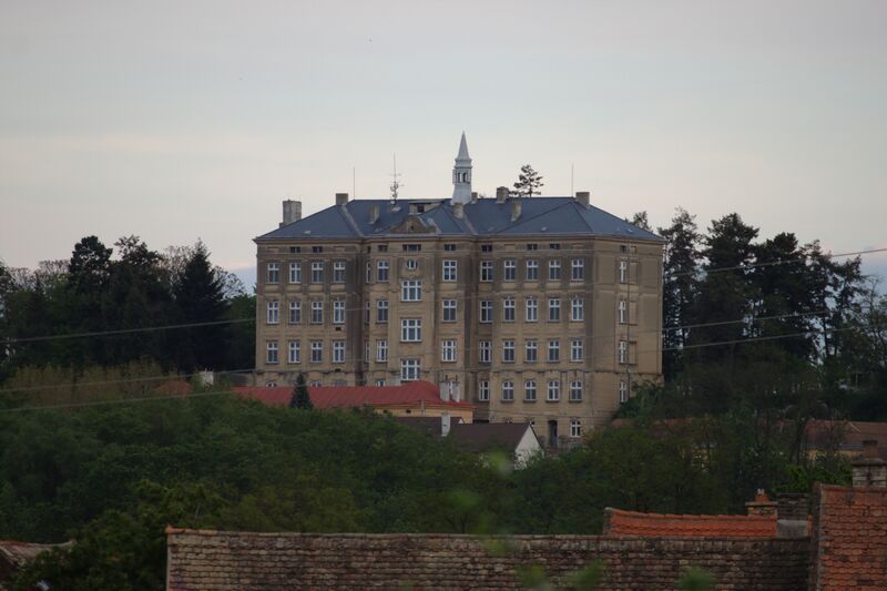 ملف:Božice, zámek.jpg