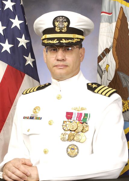 ملف:CAPT WILLIAM TOTI.jpg