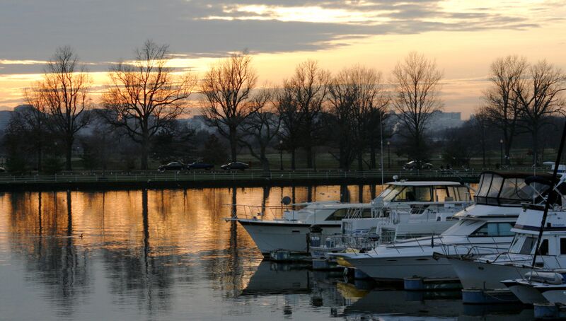 ملف:SW Waterfront, DC.jpg