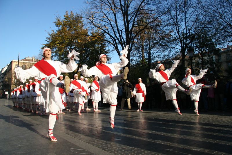 ملف:Basque dancers 01.jpg