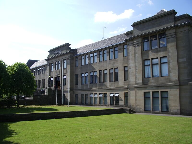 ملف:CoatbridgeCollege.JPG