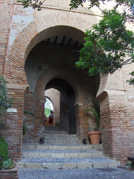 ملف:Entrada Alcazaba Almería.JPG