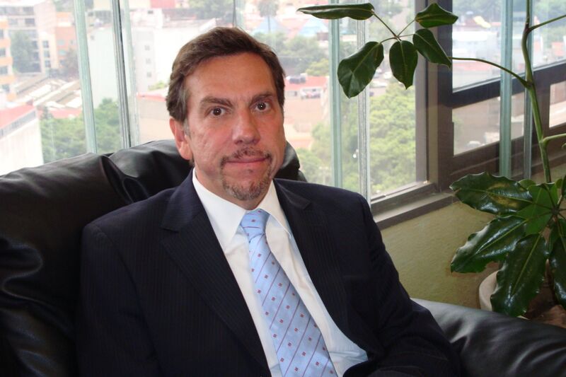 ملف:JAVIER LAYNEZ POTISEK 1.jpg