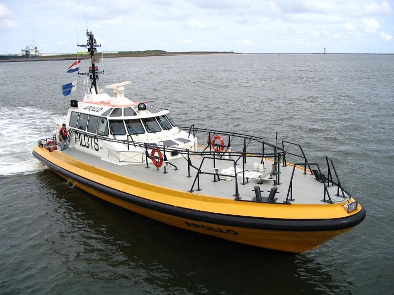 ملف:Pilot boat.jpg
