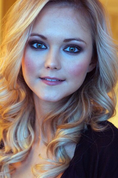 ملف:Jayne Wisener.jpg