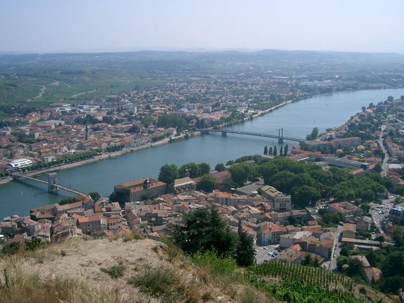 ملف:Tournon-sur-Rhône - Ardèche.JPG