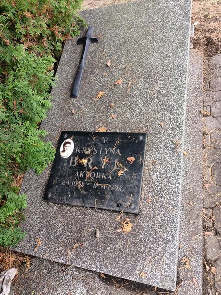 ملف:Krystyna Bryl grób.jpg