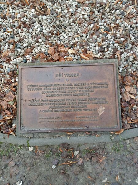 ملف:Pomník Ruka 02.jpg