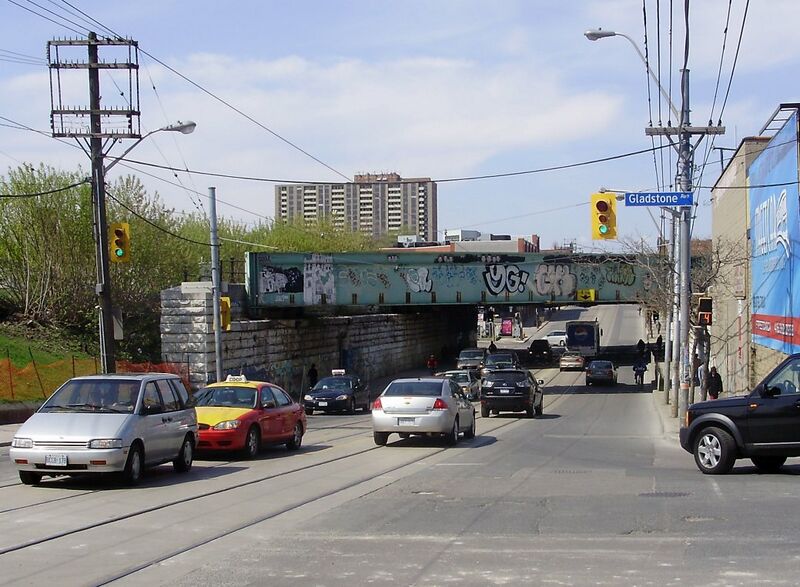 ملف:Queen Street Subway.jpg